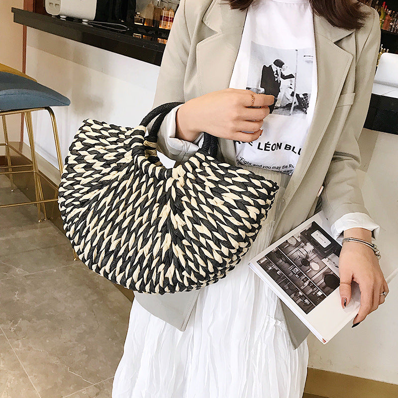 New Summer Semicircle Temperament Straw Woven Handbag Seaside Vacation Beach Bag
