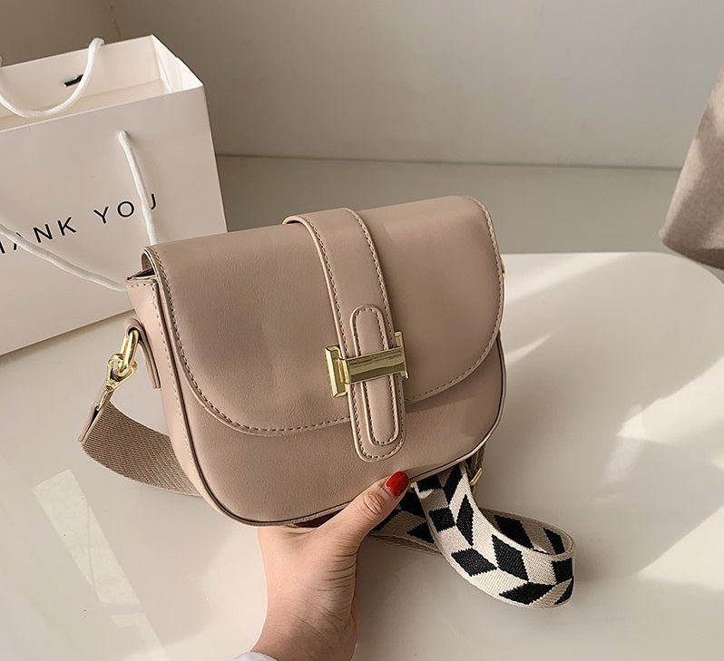 Simple And Versatile Fashion Saddle Bag