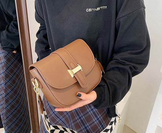 Simple And Versatile Fashion Saddle Bag