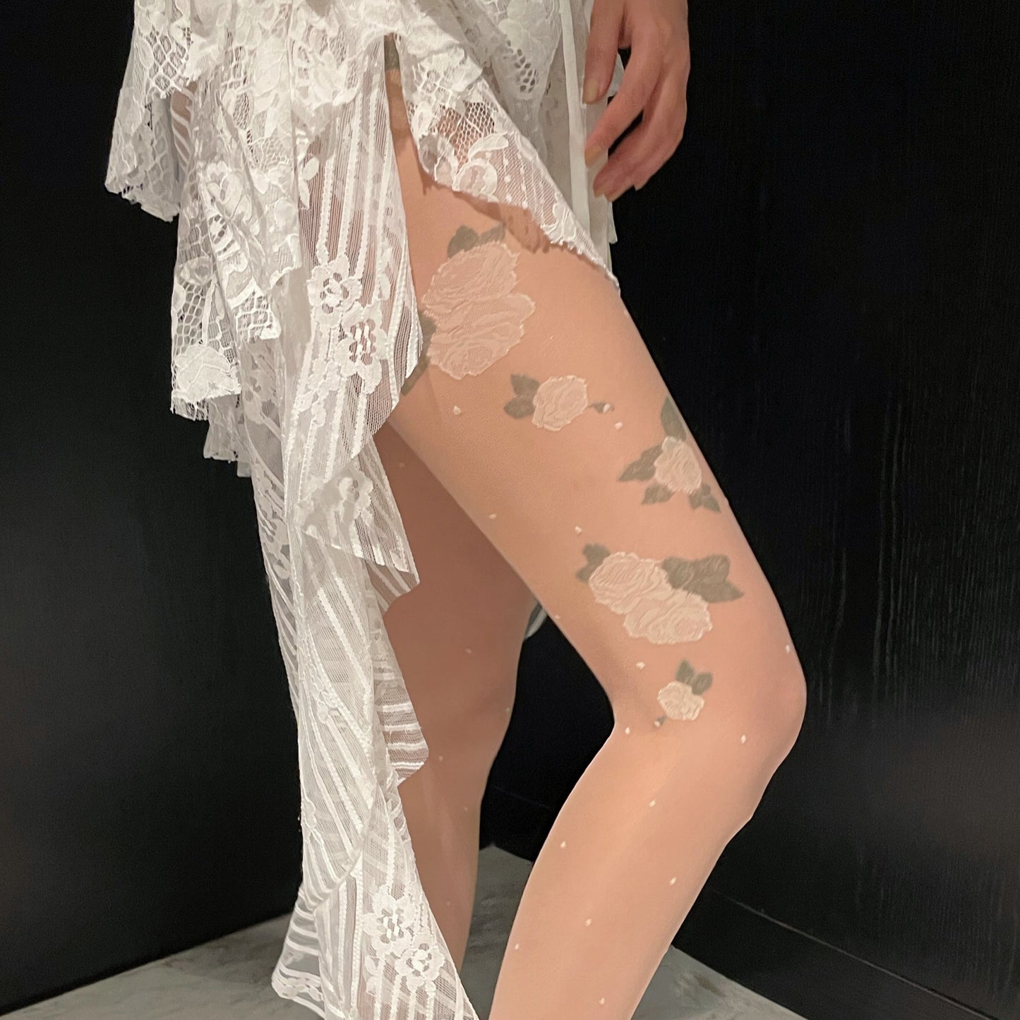 Rose Garden Thigh Rose Water Jade Dotted Pantyhose