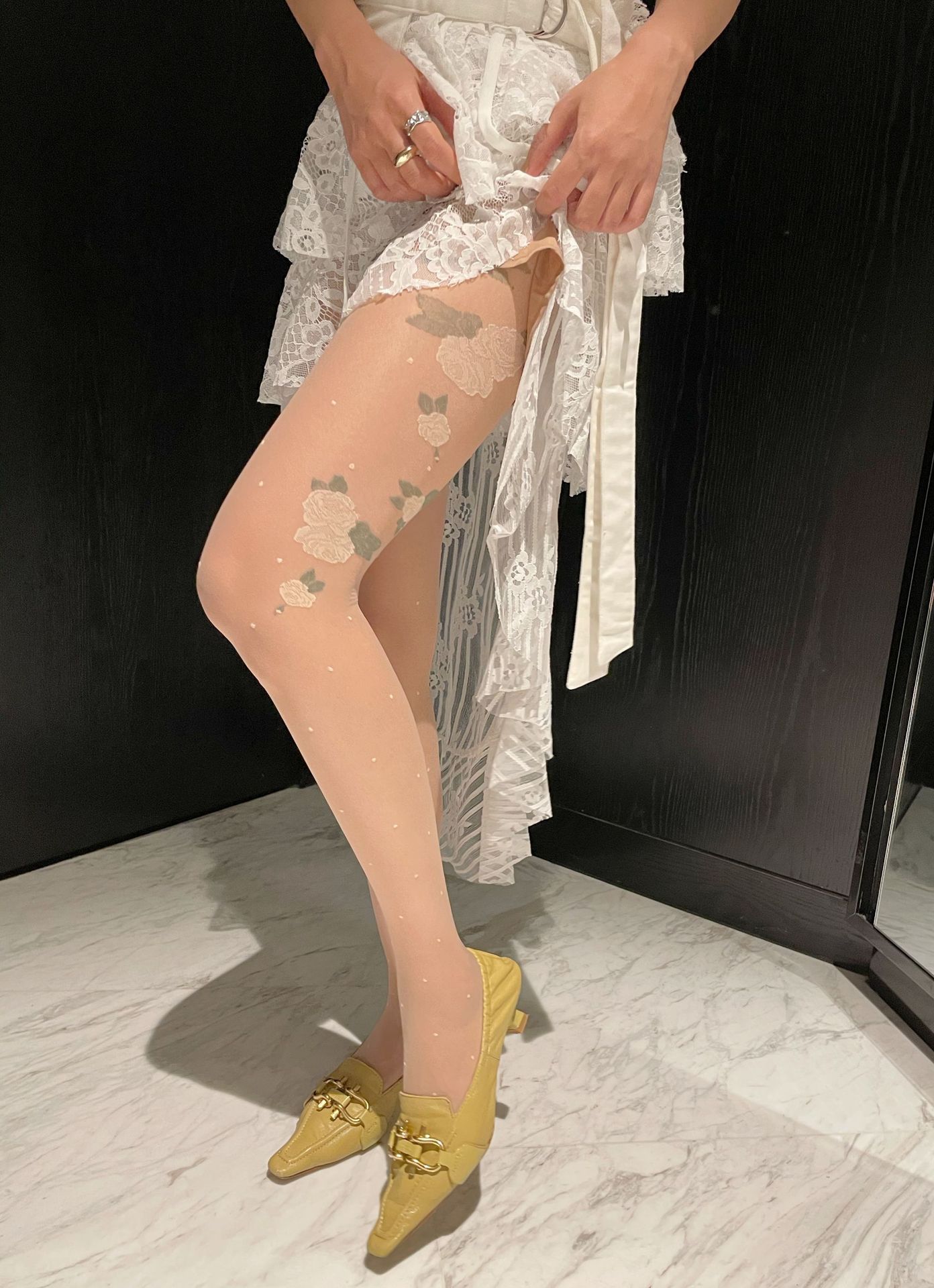 Rose Garden Thigh Rose Water Jade Dotted Pantyhose