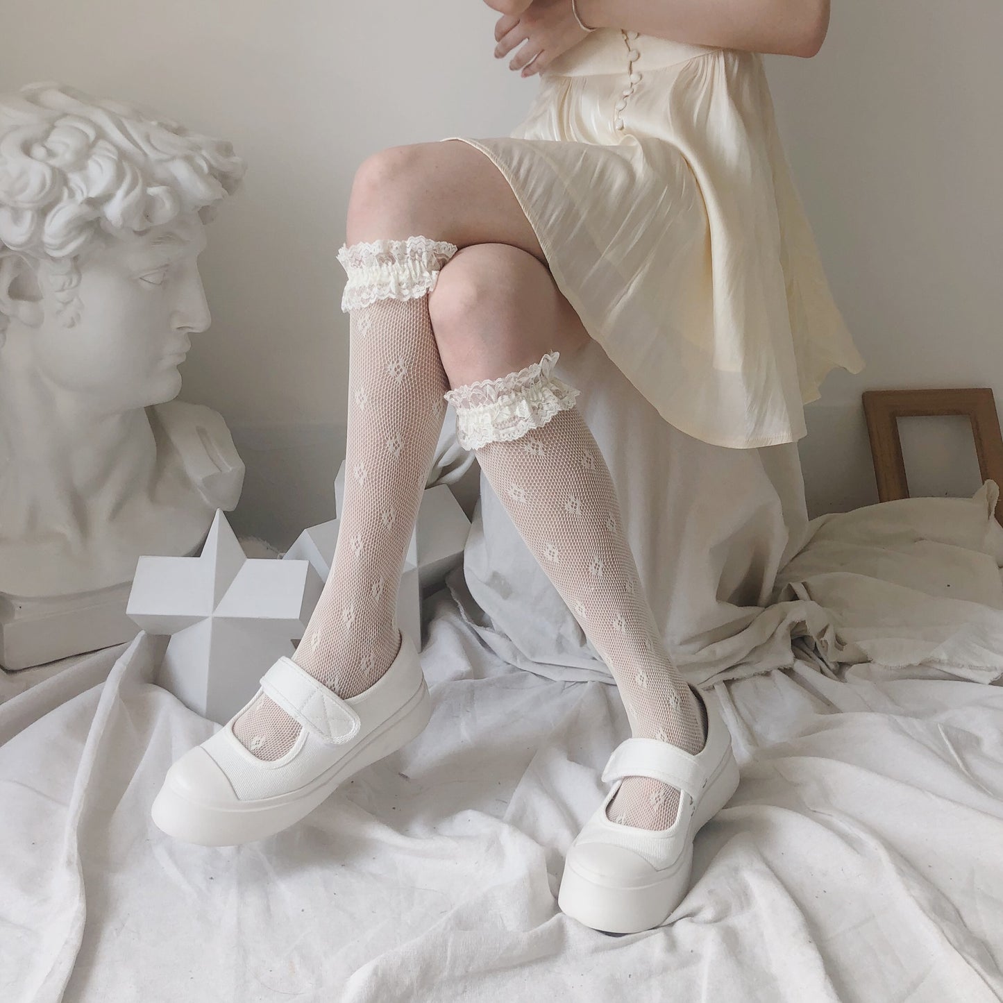 Girls Lace Net Stockings Middle Socks Milky White Loli Four-Leaf Clover Lace Socks Calf