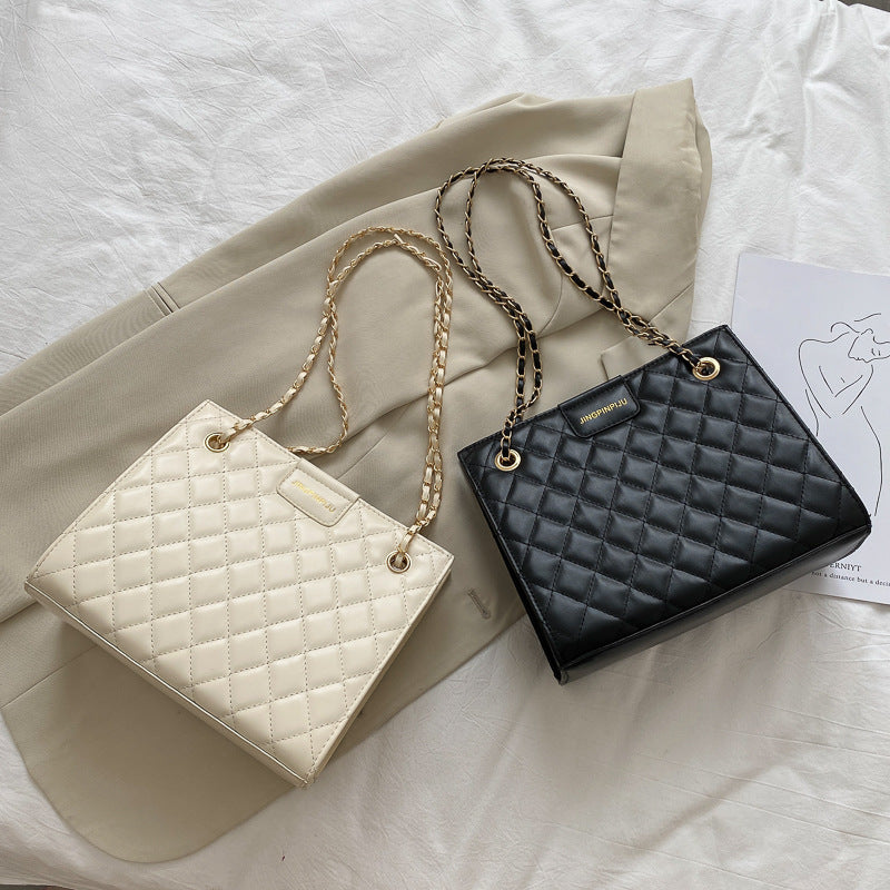 Fashion All-match Rhombus Embroidery Thread Chain Bag