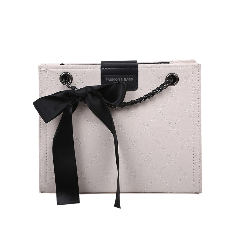 AutumnWinter Tote Bag Women's Large Capacity New Trendy Fashion Texture Chain Shoulder Bag Pure Color Embroidered Thread Handbag