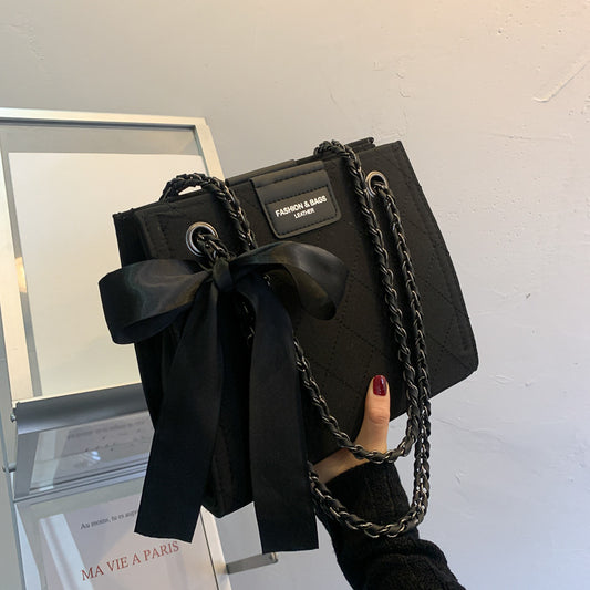 AutumnWinter Tote Bag Women's Large Capacity New Trendy Fashion Texture Chain Shoulder Bag Pure Color Embroidered Thread Handbag