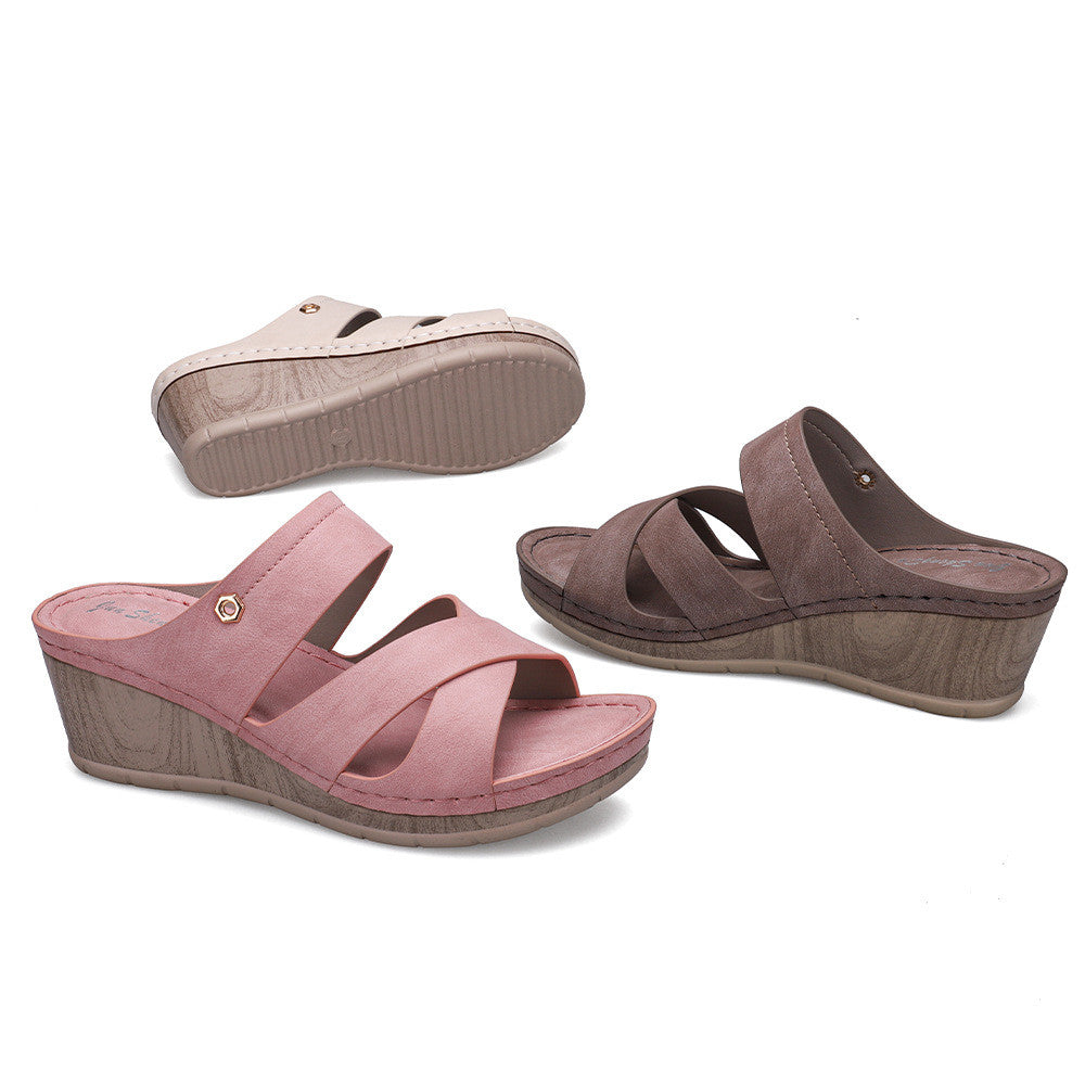 Casual And Comfortable European And American Large Size Slope Heel Slippers Women