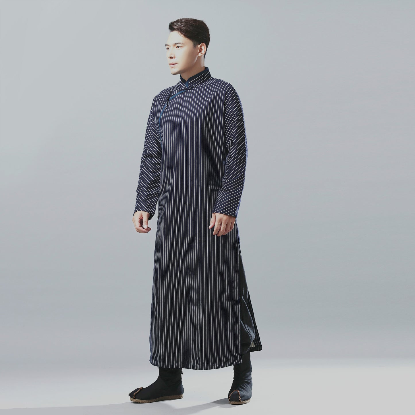 Cotton and linen striped gown