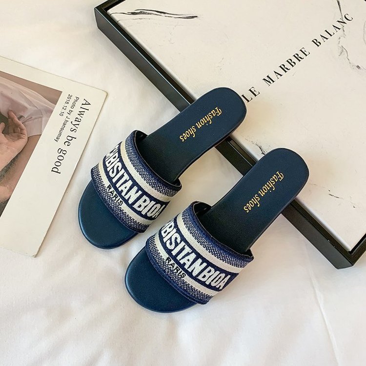 Fashionable Home Slippers with Printed Bottom