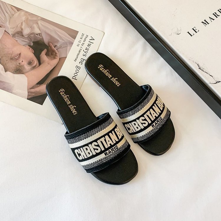 Fashionable Home Slippers with Printed Bottom