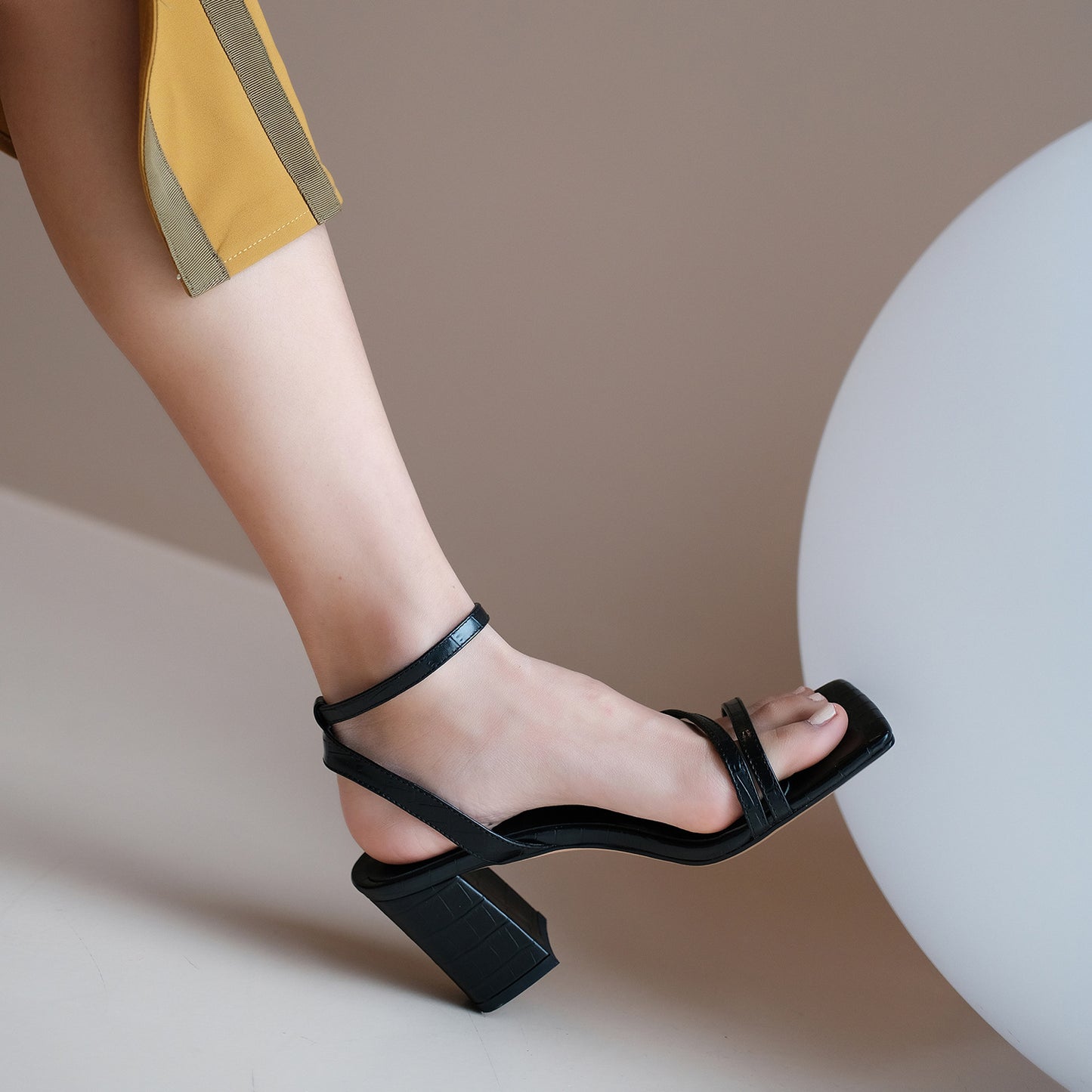 Women's Full Leather Korean Thick High-heeled Leather Sandals With One Word