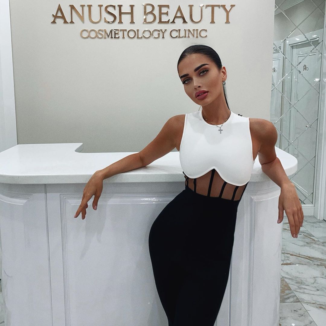 Black And White Evening Dress Temperament Elegant Personality Women's Long Pants New Banquet Evening Dress Atmosphere