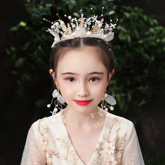 Cute children with yarn show crown