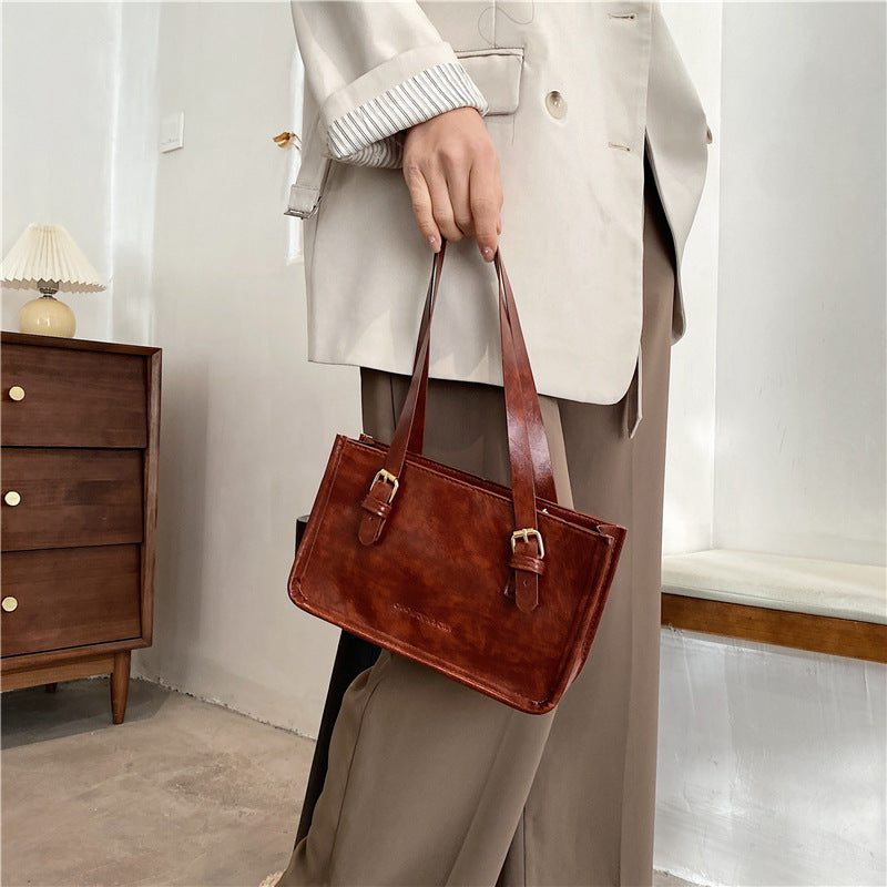 On The New Design Autumn And Winter Atmosphere Large-Capacity Female Bag Bag Tide New Retro Armpit Bag Small Square Bag Shoulder Bag