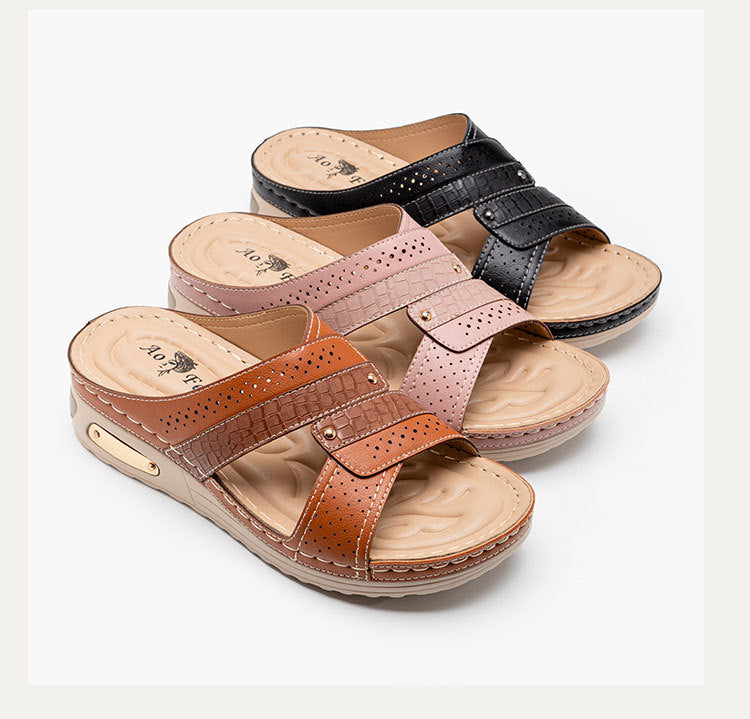 European And American Flip-Flops Cross Border Wedge Heel Thick Soles Comfortable Non Slip Mother Shoes Rivet Slippers Women