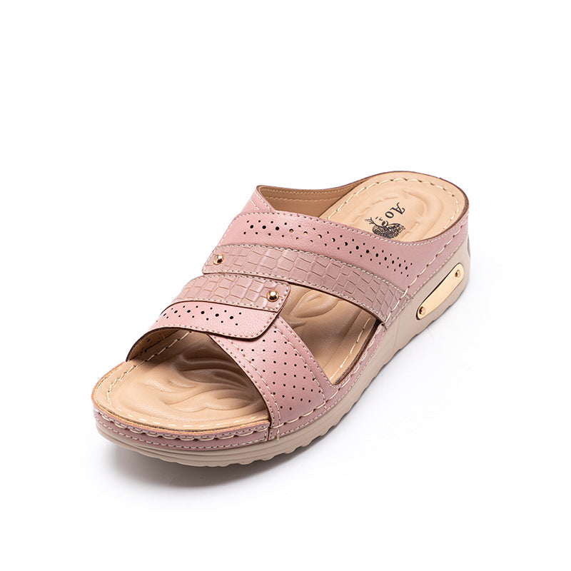 European And American Flip-Flops Cross Border Wedge Heel Thick Soles Comfortable Non Slip Mother Shoes Rivet Slippers Women