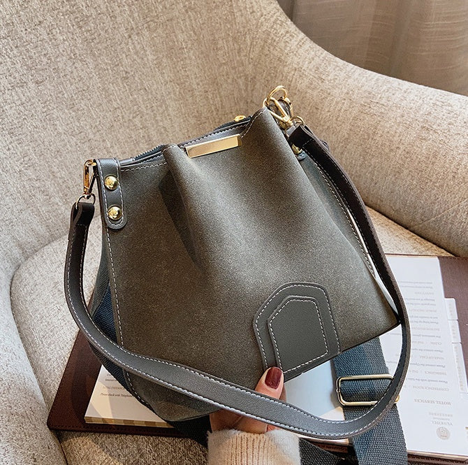 Crossbody skuldertaske i koreansk mode, mat spandtaske