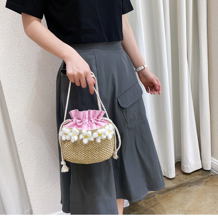 New Female Net Red Flower Drawstring Simple And Fashionable Straw Single Shoulder Messenger Female Bag