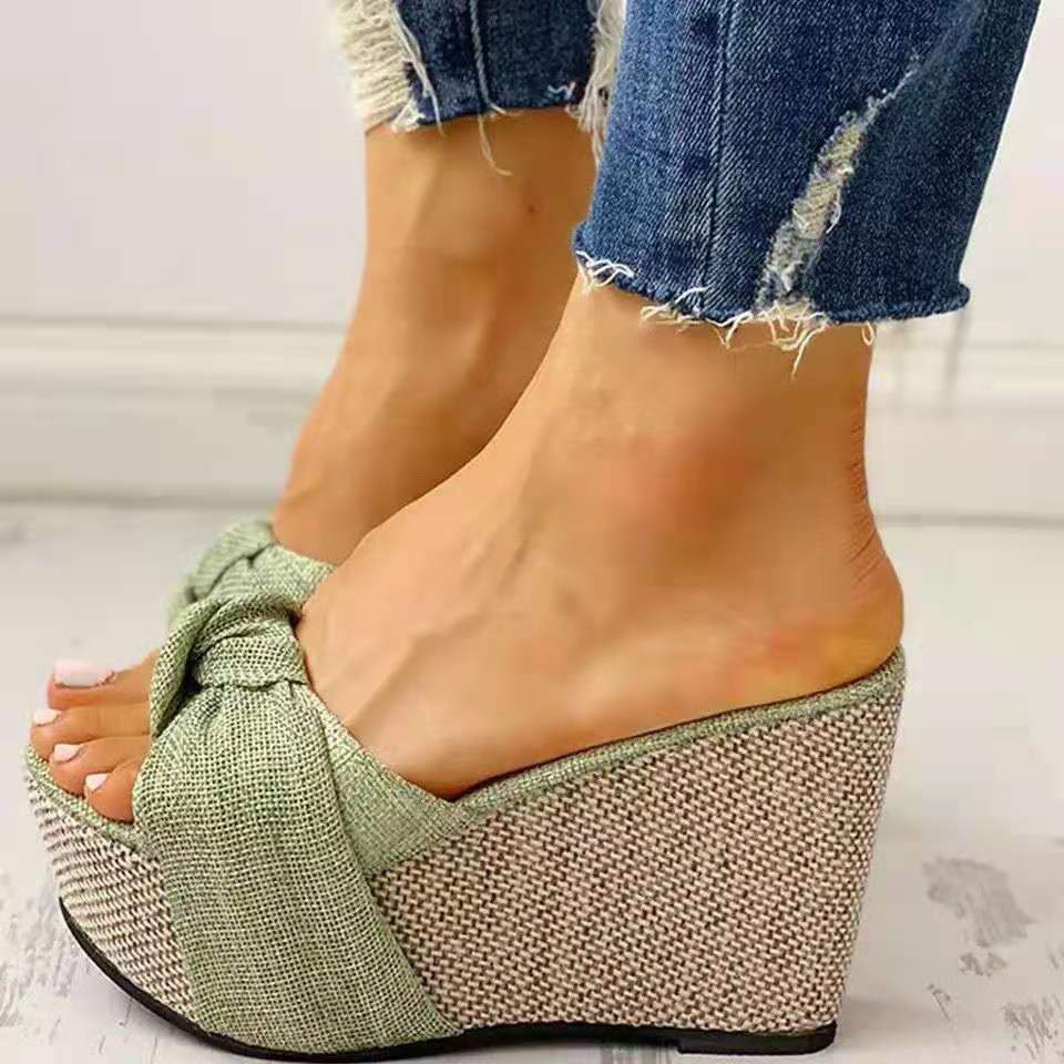 Slope with fish mouth sandals