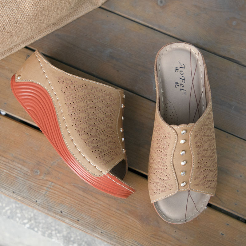 New Summer Ladies Sandals Casual Slope With Thick-Soled Beach Holiday Sandals Plus Size Slippers Women
