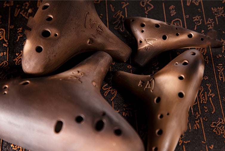 Begynder af røget 12-hullers retro-ocarina
