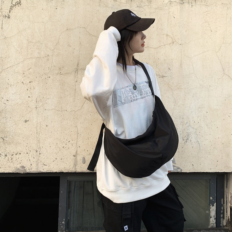 Working Style Men's Simple And Lightweight Casual Dumpling Messenger Bag