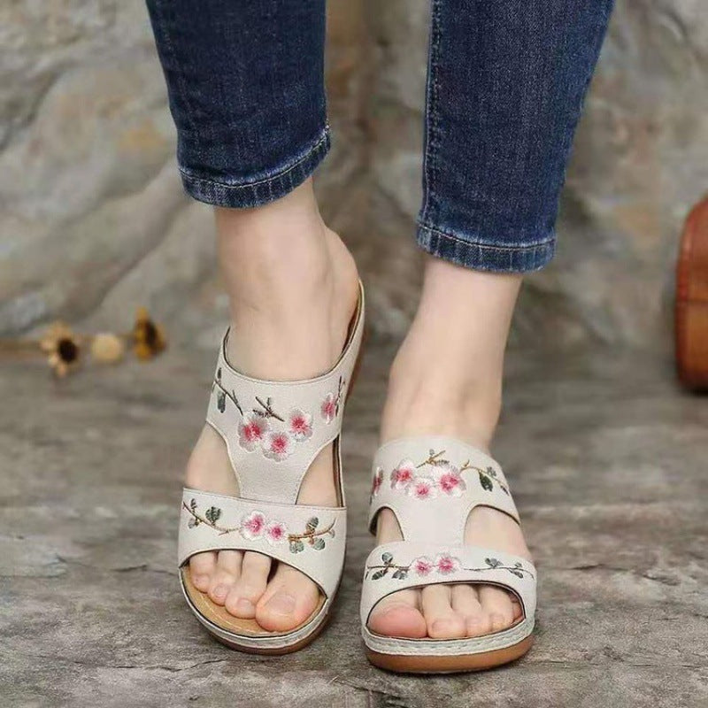 Flower Embroidered Sandals Wedge Heel Plus Size Women's Slippers