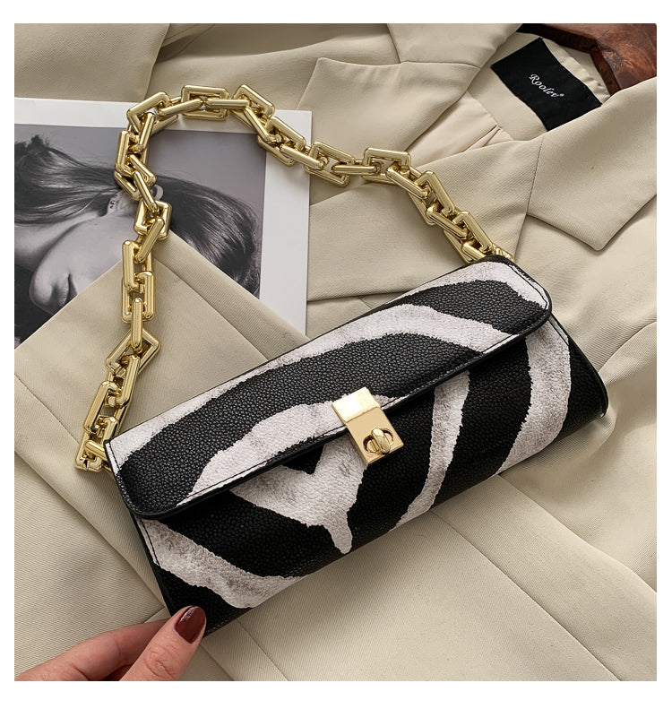Fashion Texture Chain Shoulder Bag Autumn And Winter Fashion Portable Underarm Bag