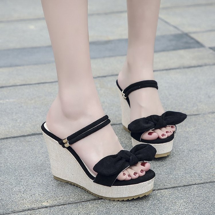Platform High-heeled Sandals With Bow
