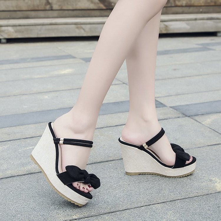 Platform High-heeled Sandals With Bow