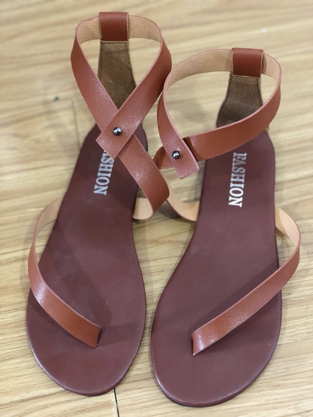 Summer European and American simple flip-toe flat Rome