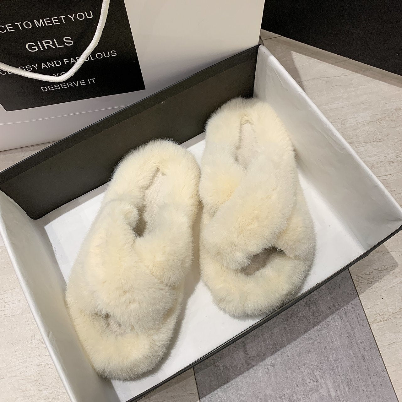 Furry Slippers Ladies Shoes Cute Plush Fox Hair Fluffy Sandals Indoor home Fur Slippers Winter Warm Slippers Women