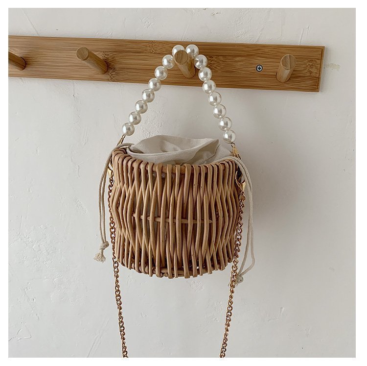 New Fashion Korean Version Red Pearl Portable Fashion Rattan Bucket Messenger Bag