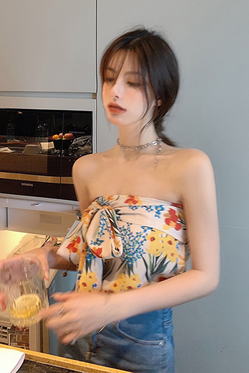 Sexy Babes Wear Tube Tops Inside