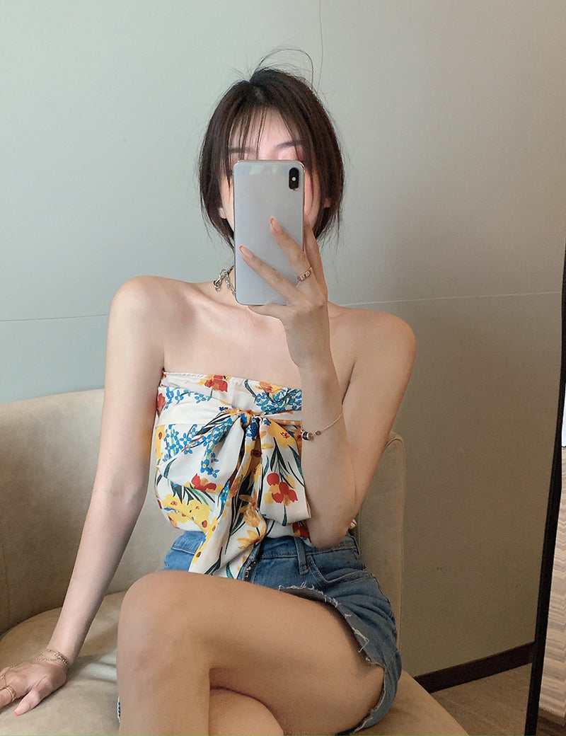 Sexy Babes Wear Tube Tops Inside