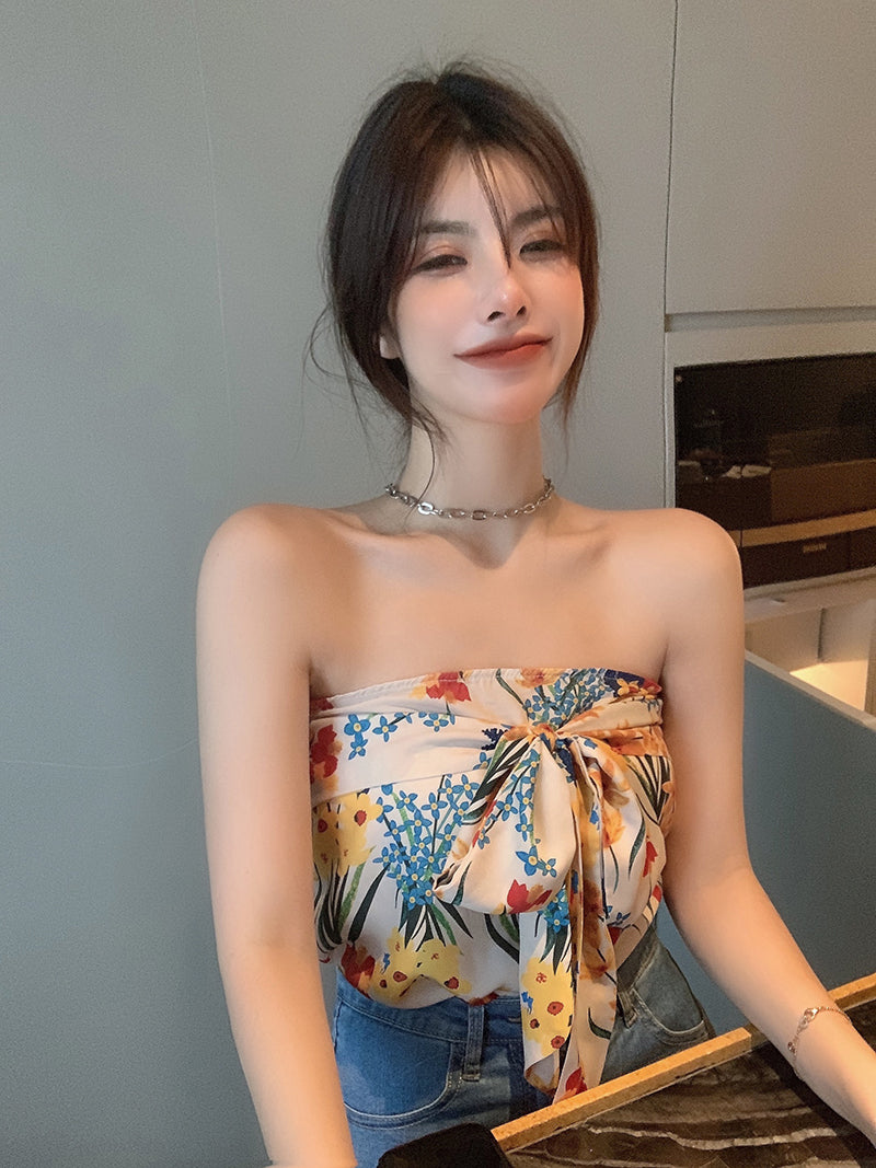 Sexy Babes Wear Tube Tops Inside