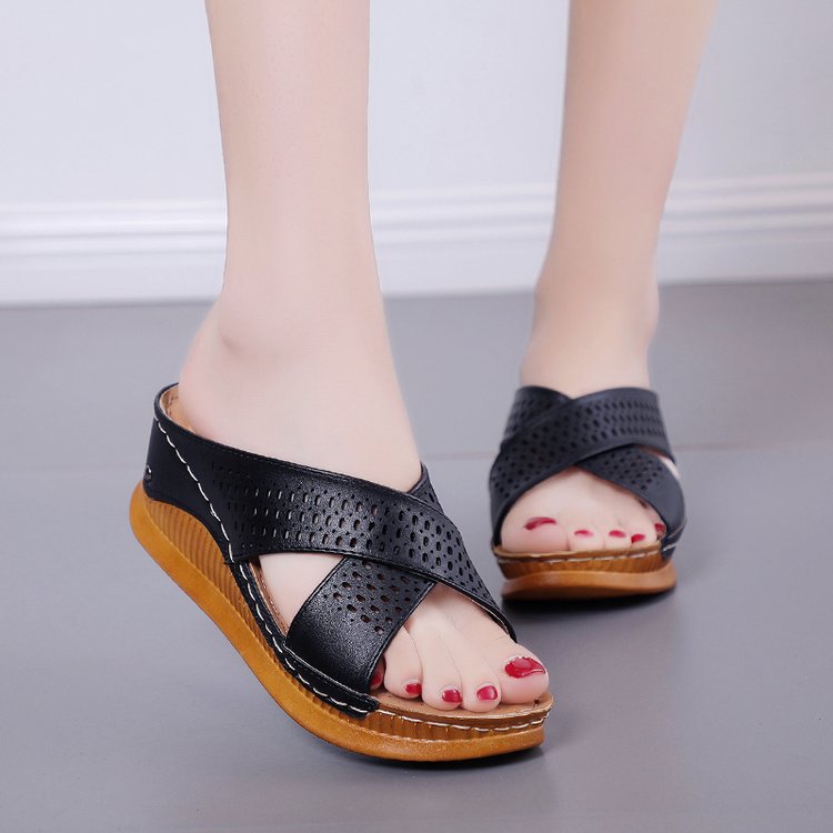 Ladies Piercing Hollow Foot Sandals