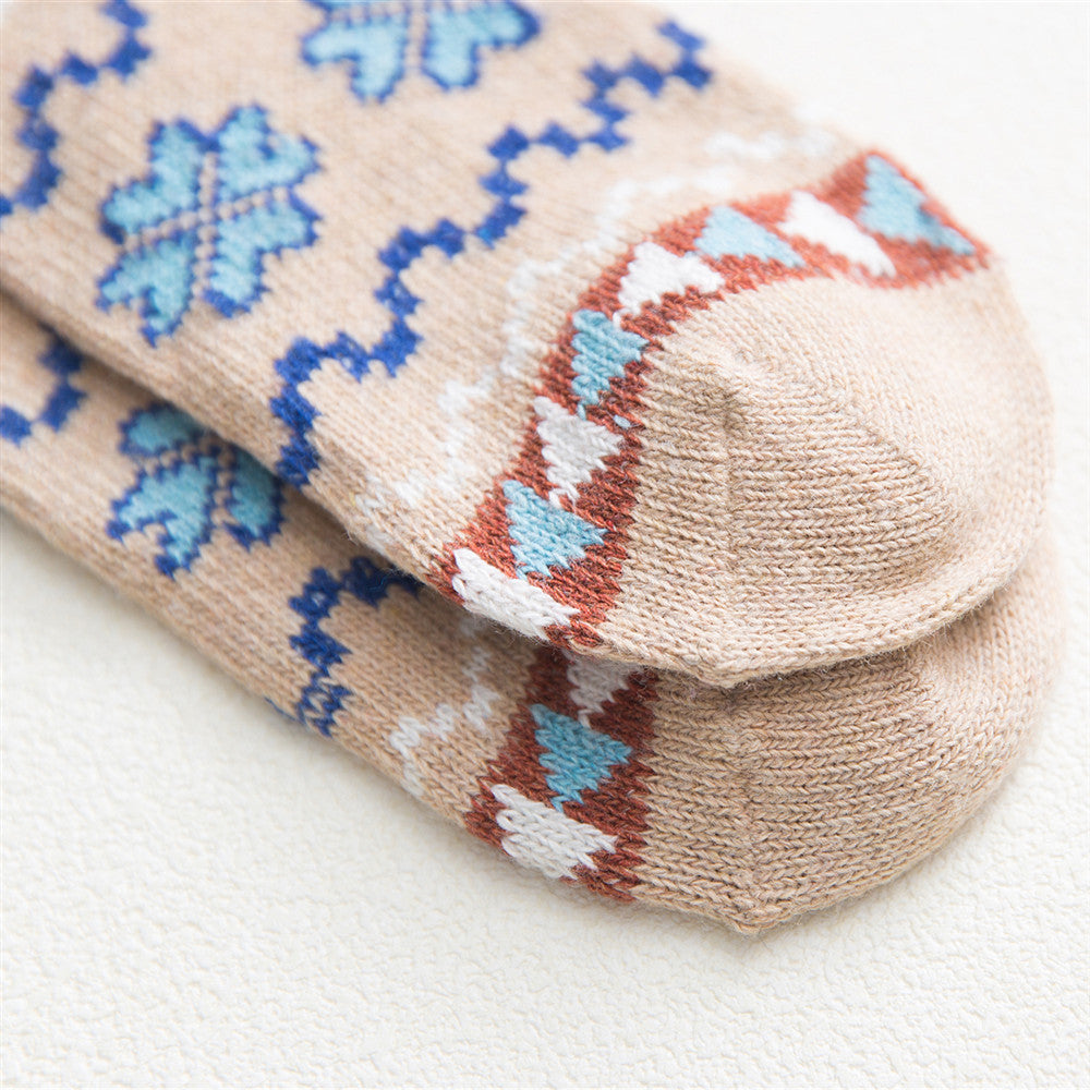 Ethnic Style Thick And Warm Ladies Rabbit Wool Socks With Four Love Hearts