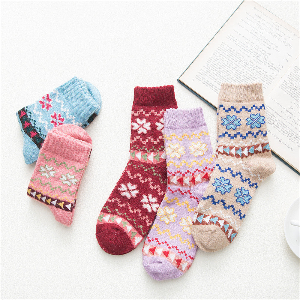 Ethnic Style Thick And Warm Ladies Rabbit Wool Socks With Four Love Hearts