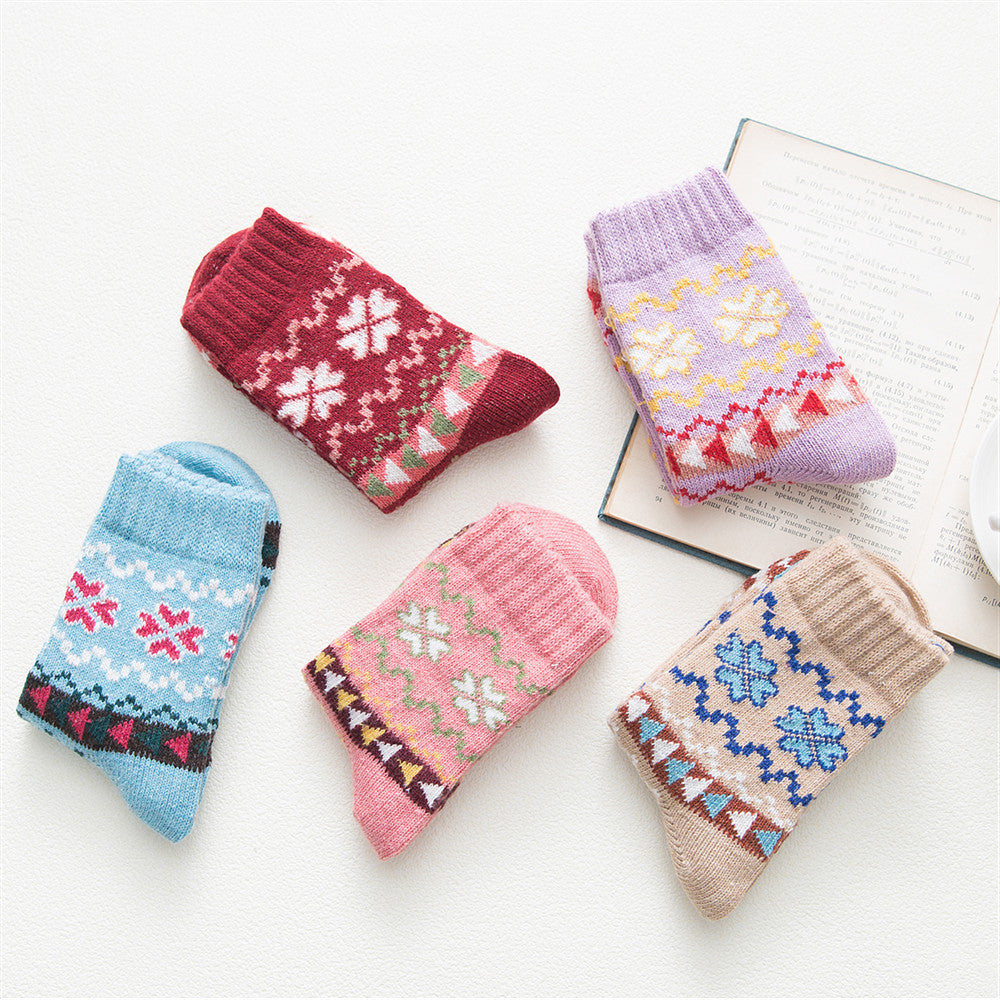 Ethnic Style Thick And Warm Ladies Rabbit Wool Socks With Four Love Hearts