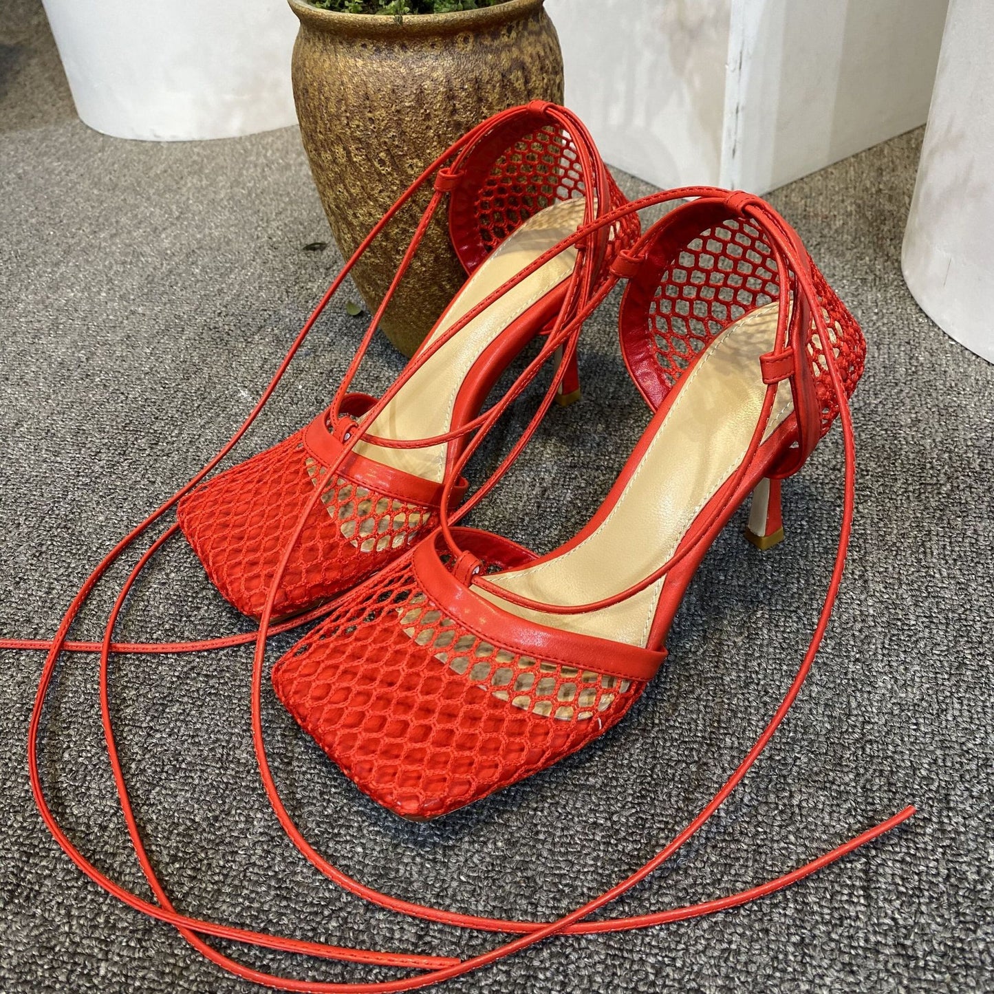 In Summer, High Heeled Sheepskin With Square Head Is Colorfully Hollowed Out