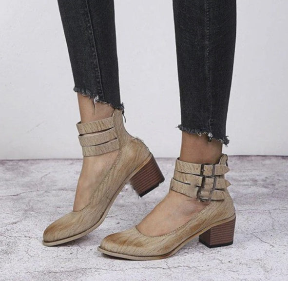 New Retro Polished Color Thick Heel Shallow Mouth Large Size Women's Shoes