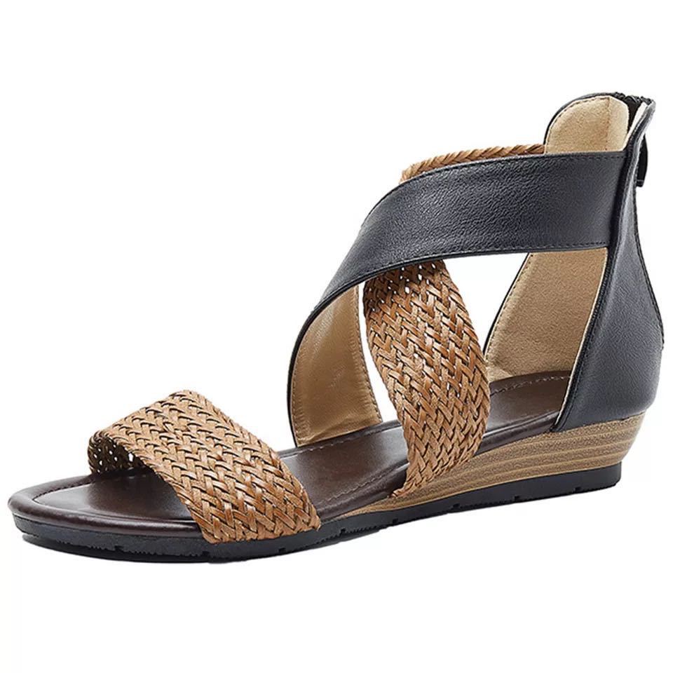 Flat-bottomed Open-toe Buckle Sandals