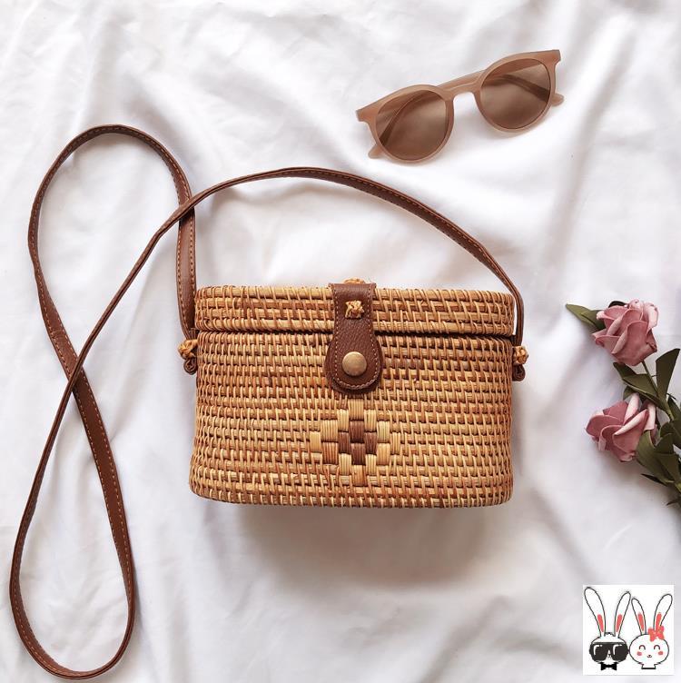 It'S Suitable For Summer. It'S Made Of Straw And Sand Net Red. It'S Suitable For The Unique Retro Style Of Forest Department