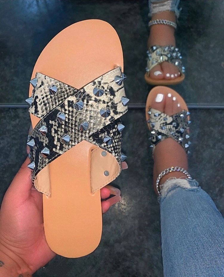 Summer New Style Sexy Flat Bottomed Rivet Colored Slippers Women