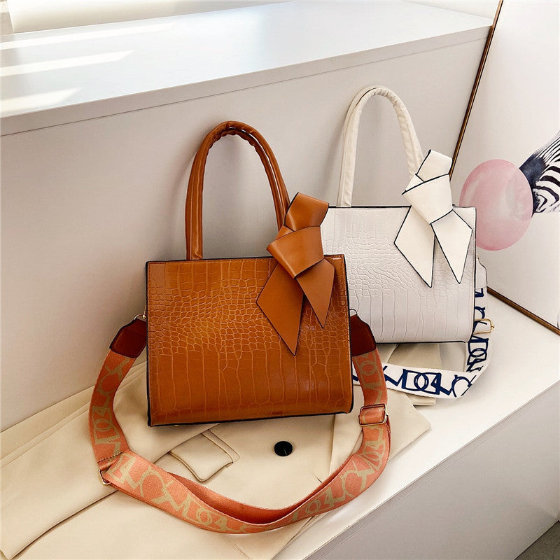 Ladies Single Shoulder Bag Trendy Chain Messenger Bag