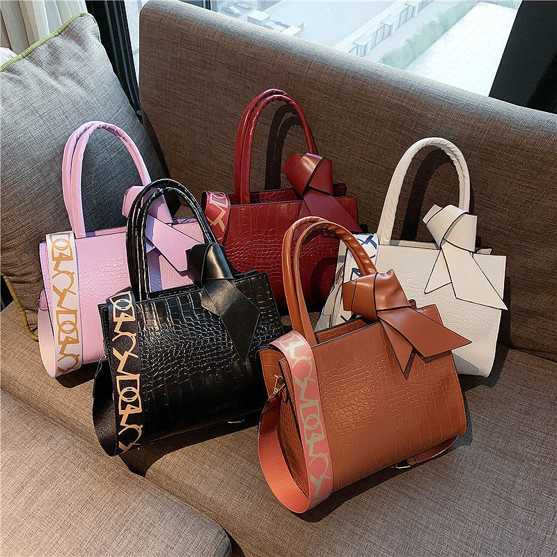 Ladies Single Shoulder Bag Trendy Chain Messenger Bag