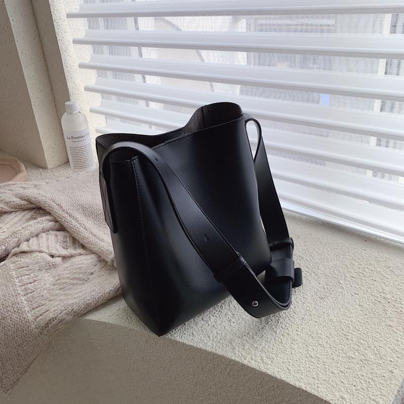 Large-capacity Shoulder  Winter Wild Retro Simple Messenger Tote Bag