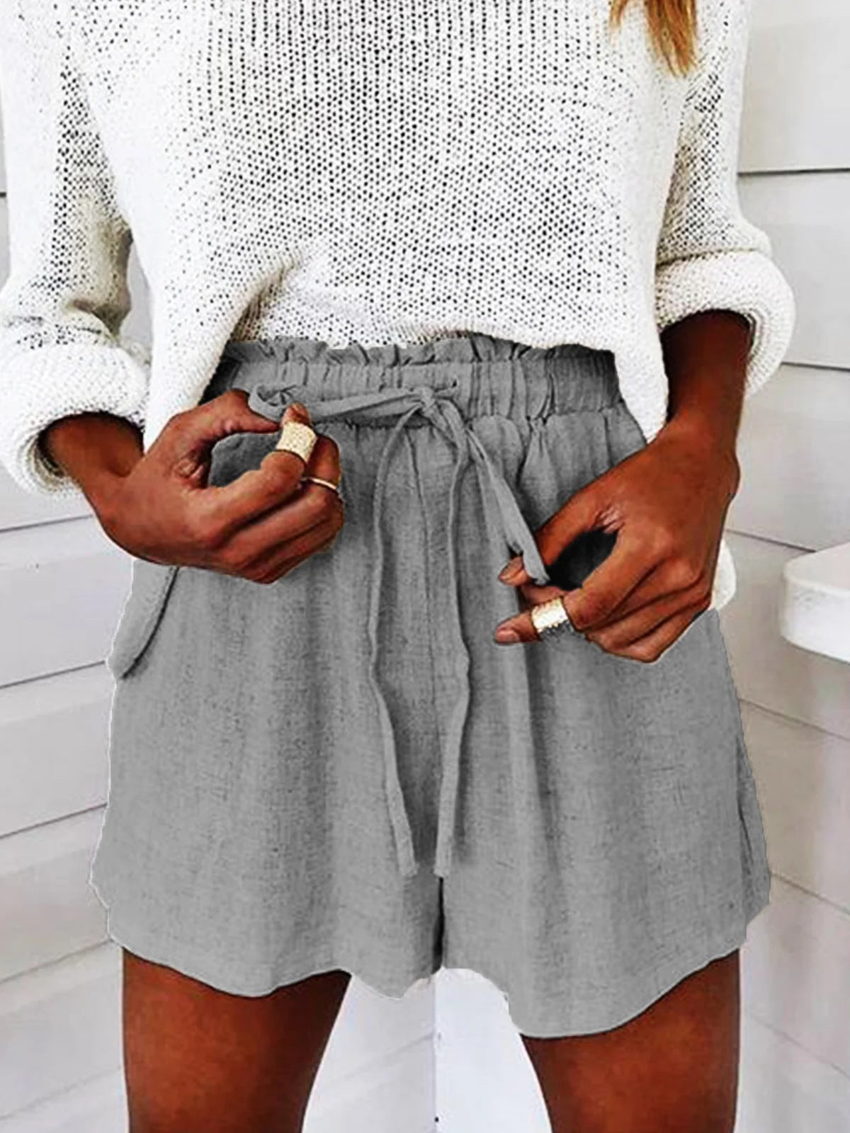 Women's New Solid Color Loose Casual Shorts With Belt