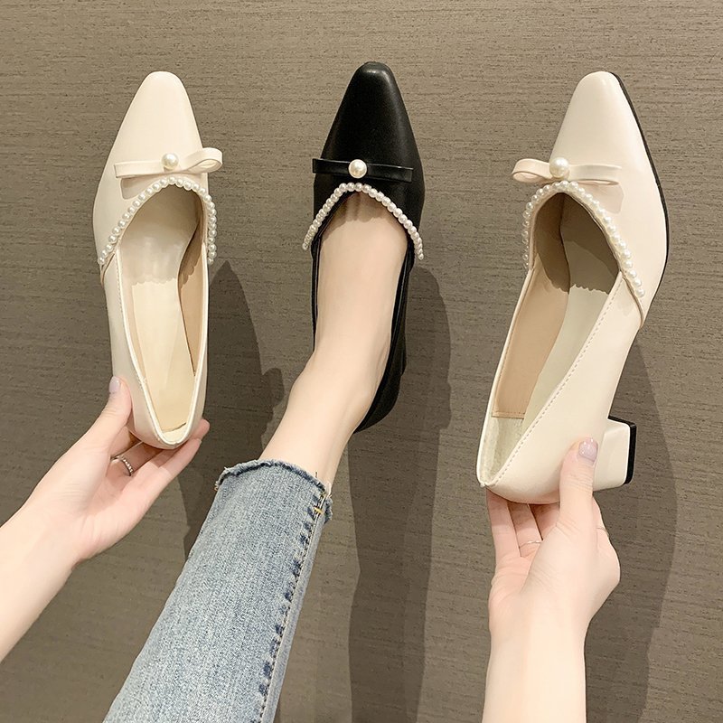 Gentle Lady's Small Leather Shoes With Pearl Bow