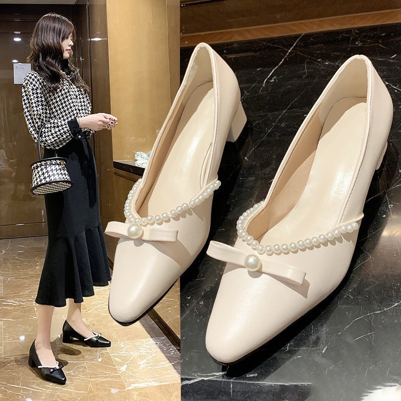 Gentle Lady's Small Leather Shoes With Pearl Bow